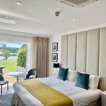 Lakeside Park Hotel & Spa Fishbourne  Bagian luar foto