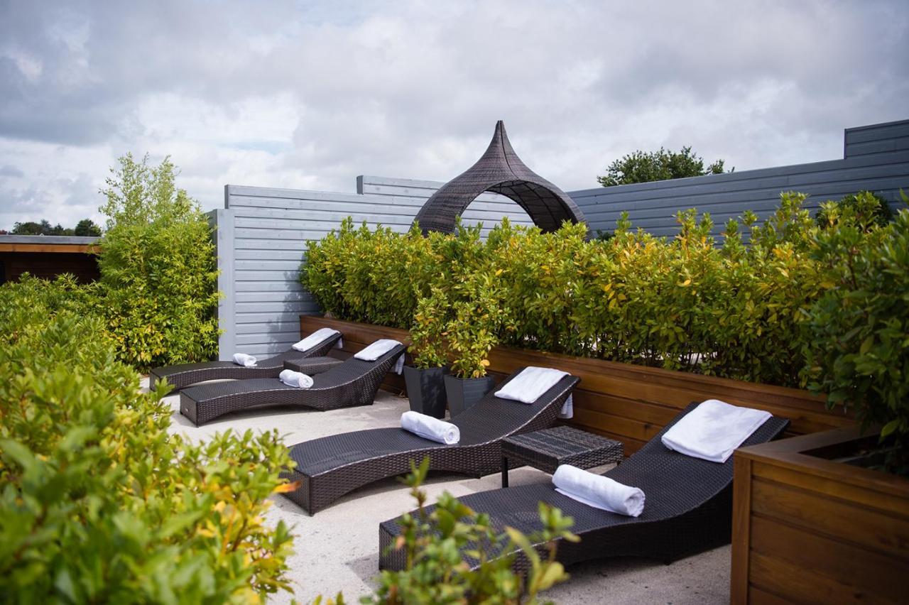Lakeside Park Hotel & Spa Fishbourne  Bagian luar foto