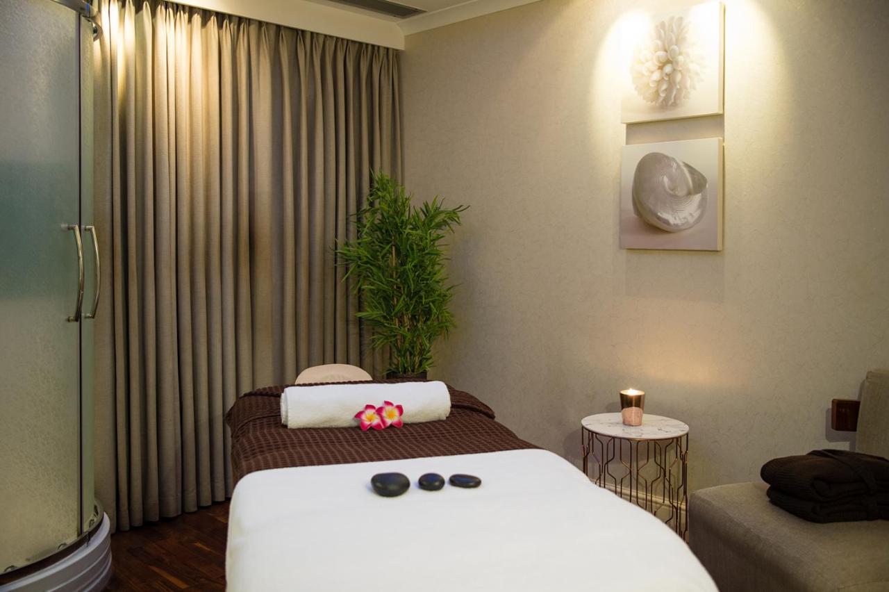 Lakeside Park Hotel & Spa Fishbourne  Bagian luar foto