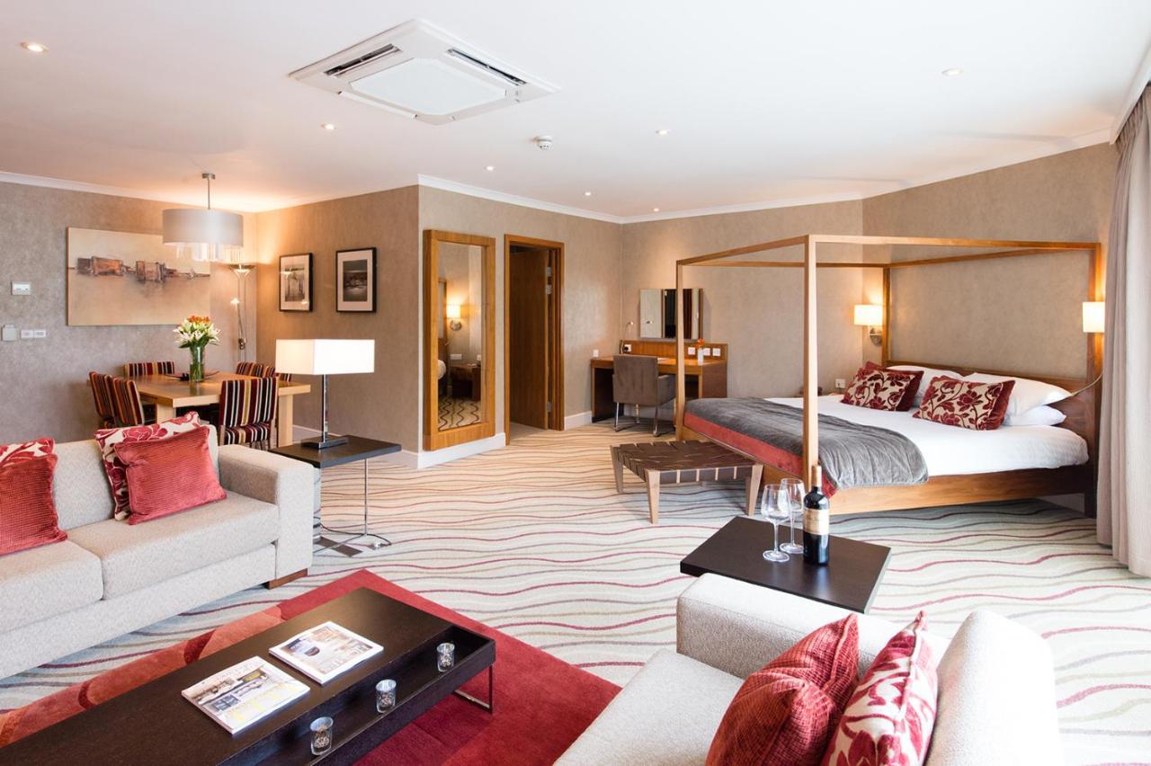 Lakeside Park Hotel & Spa Fishbourne  Bagian luar foto