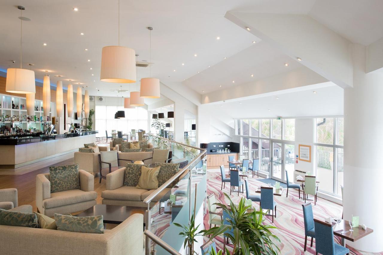 Lakeside Park Hotel & Spa Fishbourne  Bagian luar foto