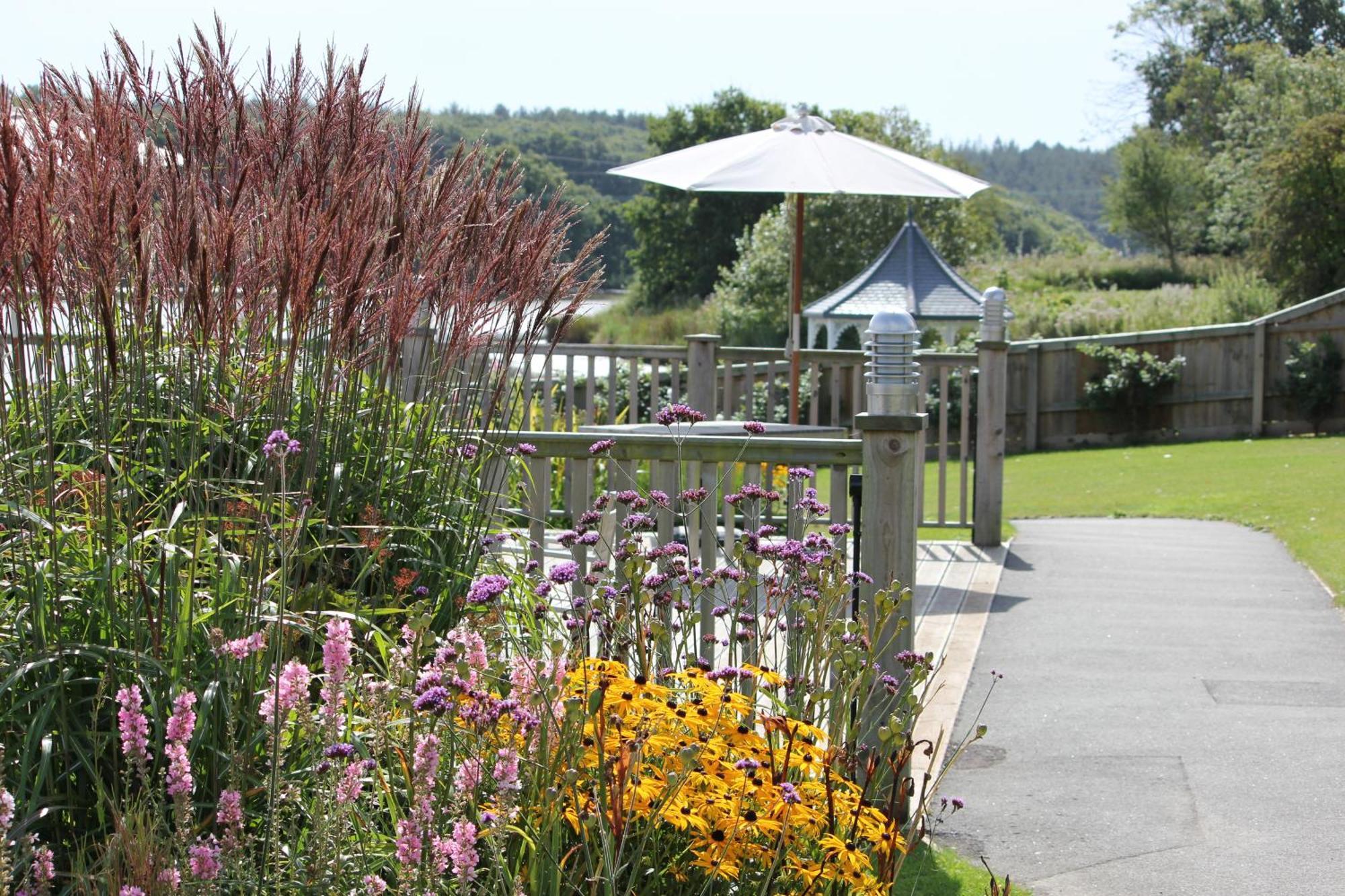 Lakeside Park Hotel & Spa Fishbourne  Bagian luar foto