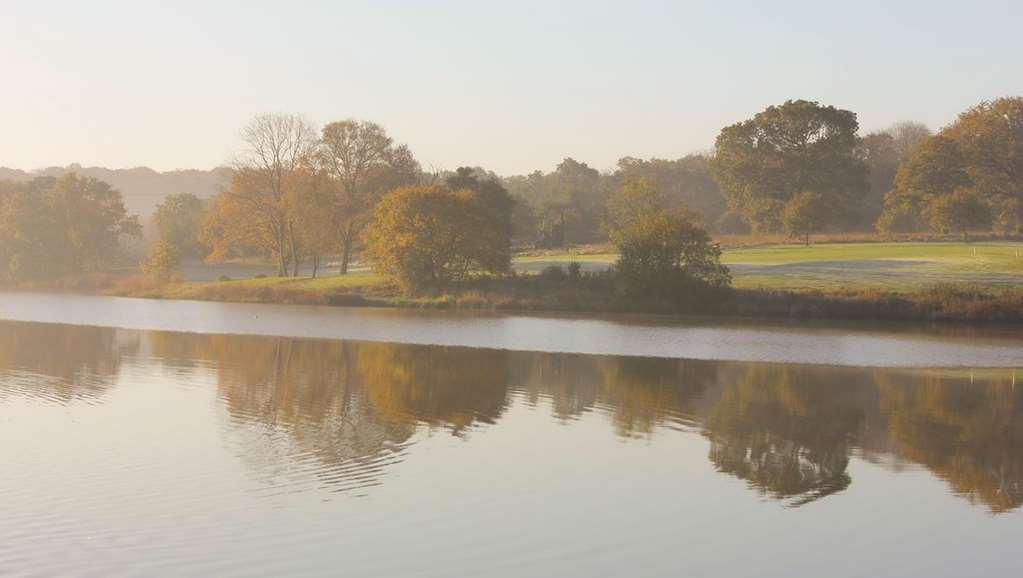 Lakeside Park Hotel & Spa Fishbourne  Bagian luar foto